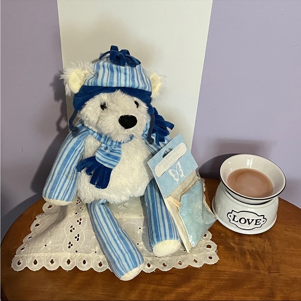 Pooki The Polar Bear Scentsy Buddy Stuffed Animal & Scent Pak